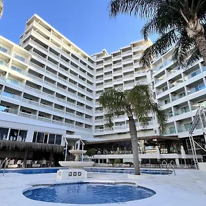 4* Hotel Parasol By Dorobe